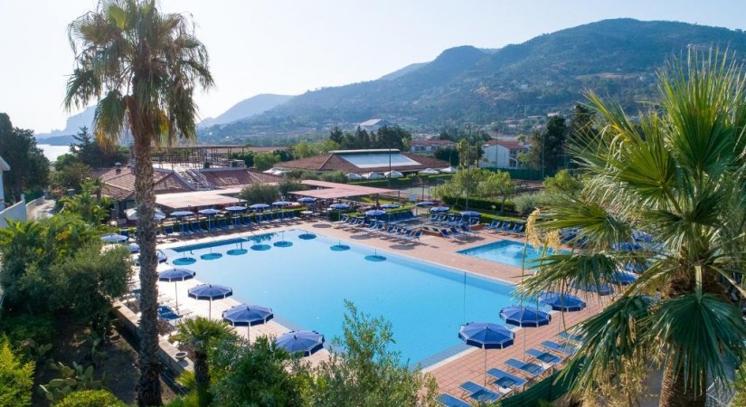 cefal_-resort-sporting-club-piscina4-tSa-825X450