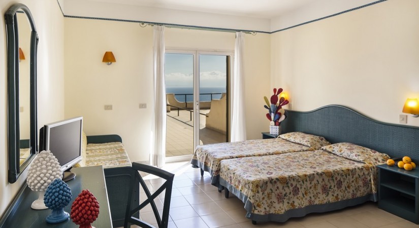 Citta_del_Mare_Resort_Village_Terrasini_Sicilia_camere_3-tSa-825X450