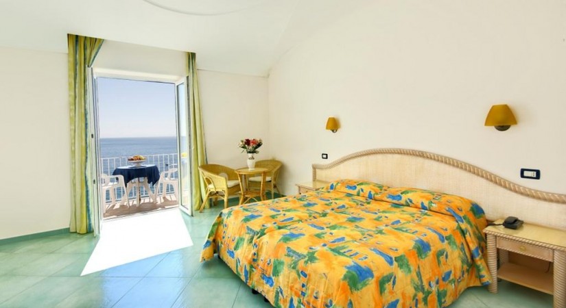 Hotel_Albatros_Forio_Campania_struttura_camere_.jpg-tSa-825X450