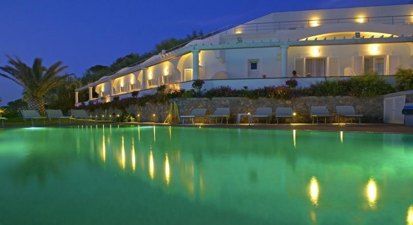 Hotel_Albatros_Forio_Campania_piscina_.jpg-tSa-825X450