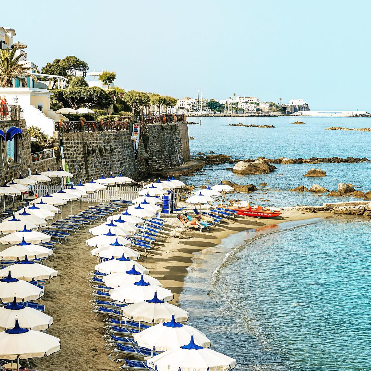 hotel-terme-tritone-forio-ischia-spiaggia