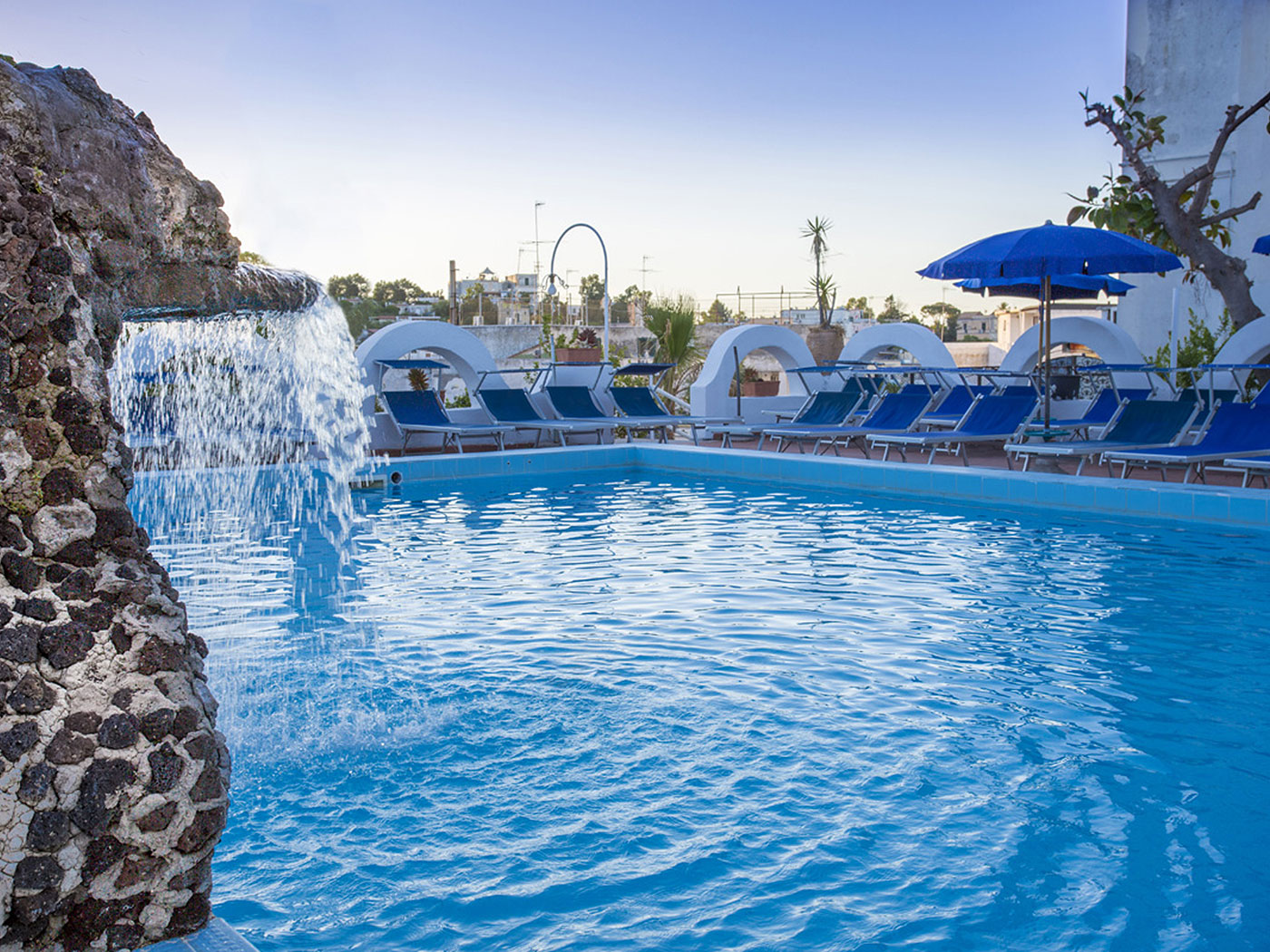 hotel-tirrenia-ischia-porto-piscina-esterna