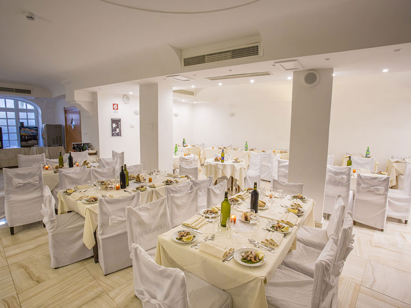 hotel-tirrenia-ischia-porto-sala-ristorante