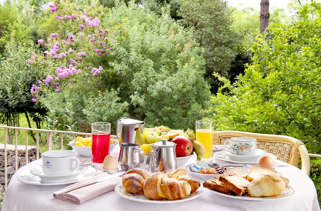 san-giovanni-camere-ischia-colazione